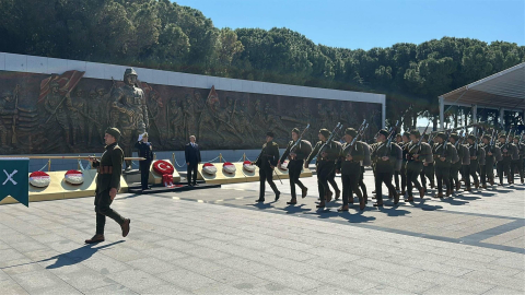 Çanakkale Kara Savaşları'nın 111'inci yıl dönümünde şehitler anıldı