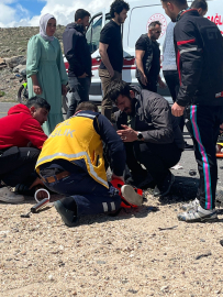 Niğde'de iki motosiklet kafa kafaya çarpıştı: 2 yaralı