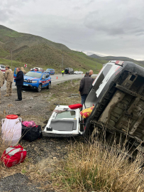 Muş’ta yolcu minibüsü dere yatağına yuvarlandı: 16 yaralı