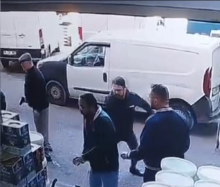 Bayrampaşa'da eski patronları yeni iş yerini bastı; iş görüşmesine gelen kişi silahla vuruldu