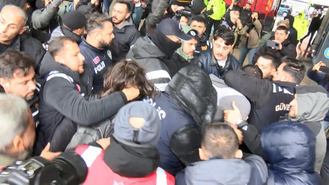 Mecidiyeköy'de izinsiz gösteriye polis müdahale etti; gözaltılar var - 3 / Ek görüntü ve fotoğrafla