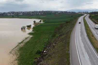 Bursa’da baraj gövdesinde izinsiz ekilen araziler su altında kaldı; 500 dekar alan dronla görüntülendi