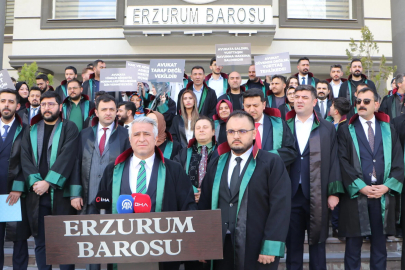 Bıçaklı saldırıya uğrayan avukat yara almadan kurtuldu; barodan destek açıklaması