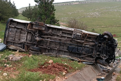 Gaziantep'te işçi servisi devrildi; 16 yaralı
