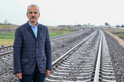 Bakan Uraloğlu: Bursa-Ankara ve Bursa-İstanbul arası seyahat süresi 2 saat 15 dakikaya düşecek