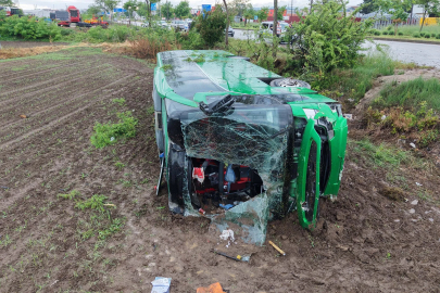 Çanakkale'de otobüs devrildi; 46 yaralı (2)
