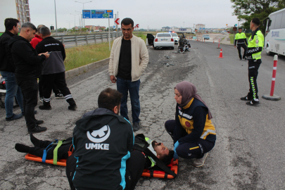 Kullandığı otomobil, eşinin mesai arkadaşının motosikletiyle çarpıştı: 1'i ağır, 2 yaralı