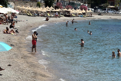 Bodrum'da bayram tatilinde sahillerde yoğunluk