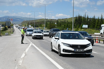 'Kilit kavşak' Kırıkkale'de, arife günü yoğunluğu 