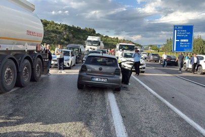 Adıyaman’da 2 otomobil çarpıştı; anne ve 2 çocuğu öldü, 4 kişi de yaralandı 