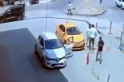Trafikte tartıştığı taksiciyi takip edip, bıçakladı; olay kamerada