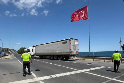 Tekirdağ-İstanbul kara yolunda araç yoğunluğu; ağır vasıtalara kısıtlama / Ek fotoğraflar