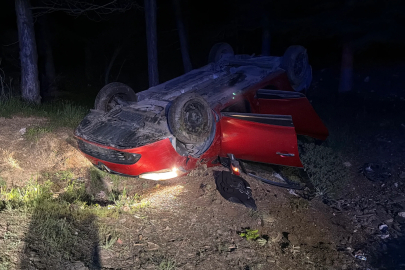 Sürücüsünün virajı alamadığı otomobil takla attı: 3 yaralı