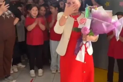 Alkışlarla uğurlanan 41 yıllık öğretmen gözyaşlarını tutamadı
