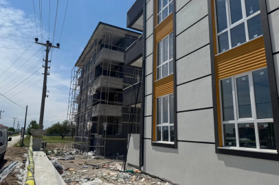 Elektrik akımına kapılan işçi, 4'üncü kattan düştü 