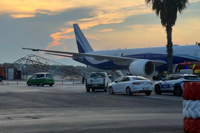 THY uçağı, Antalya Havalimanı’nda radar direğine çarptı