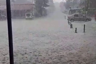 Kars'ta sağanak ve dolu, sele neden oldu