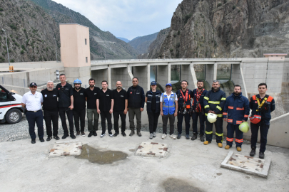 Artvin Barajı’nda tatbikat; türbinde mahsur kalan personel kurtarıldı 