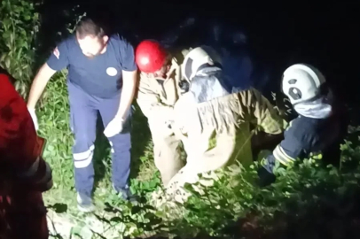 Tuvalet ihtiyacını gidermek isterken ırmağa düştü, itfaiye ekipleri kurtardı